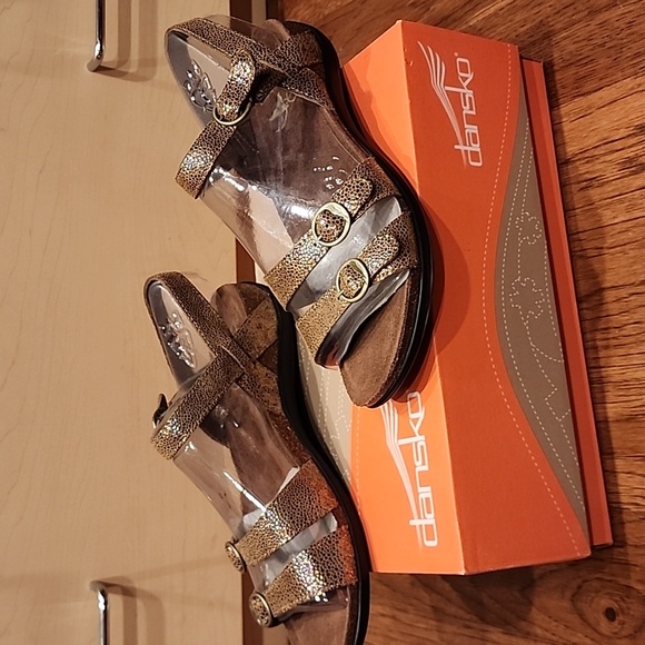 NWOT Dankso sandals, size 40 - Picture 3 of 9